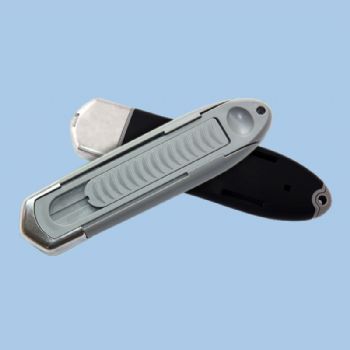 Auto Retracting  Safety Knife-